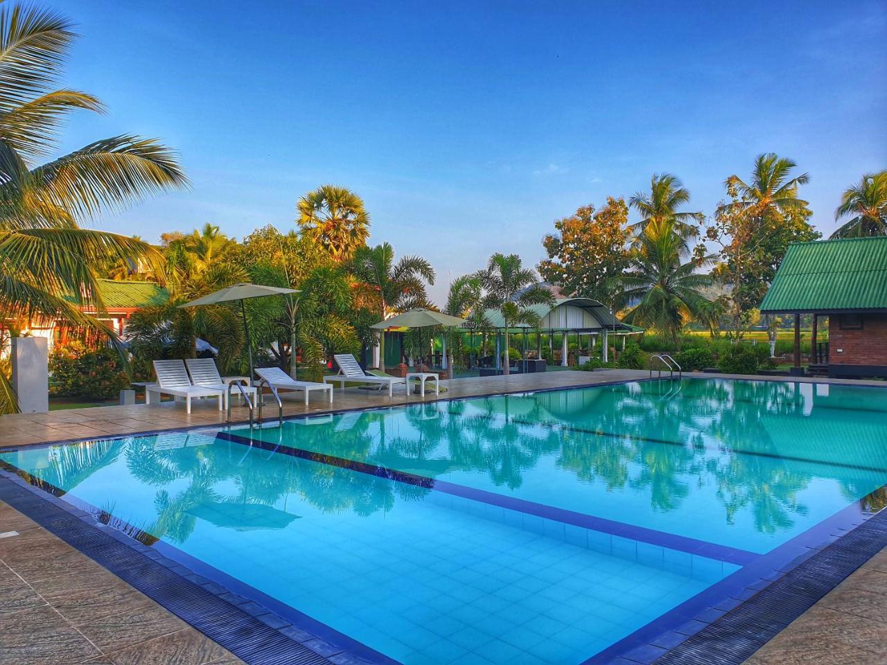 Saji-Sami Hotel Anuradhapura Exterior foto